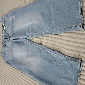 Light Blue Wide-Leg Women Jeans. OLD NAVY